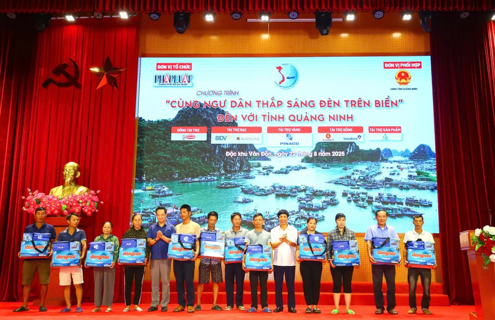 cùng ngư dân 14.jpg