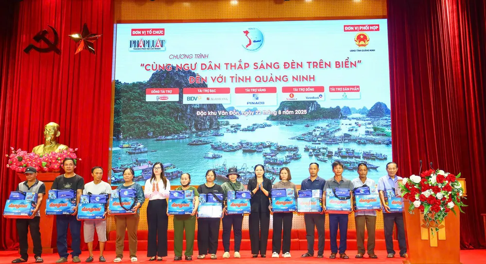 cùng ngư dân 15.jpg