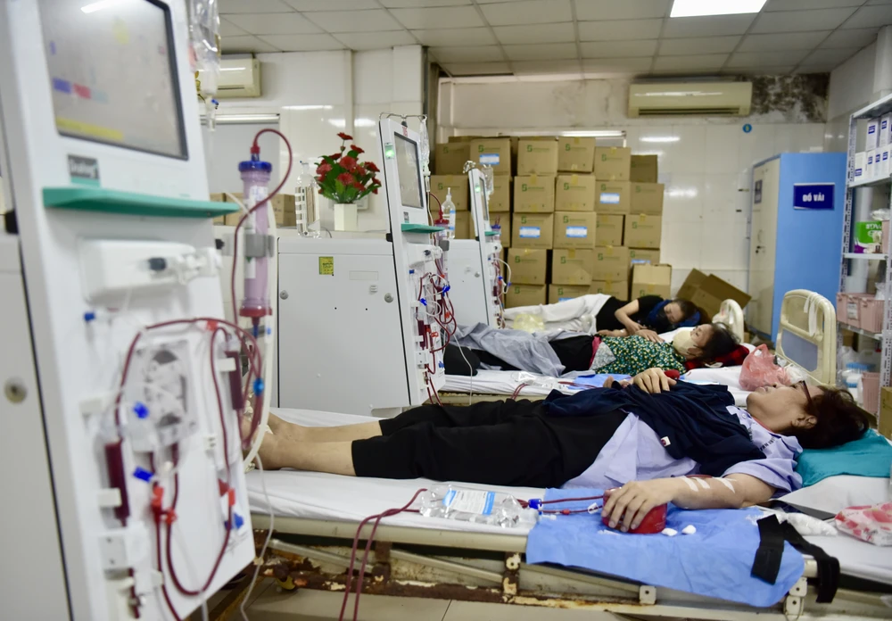 bệnh nhân chạy thận nhân tạo.jpg