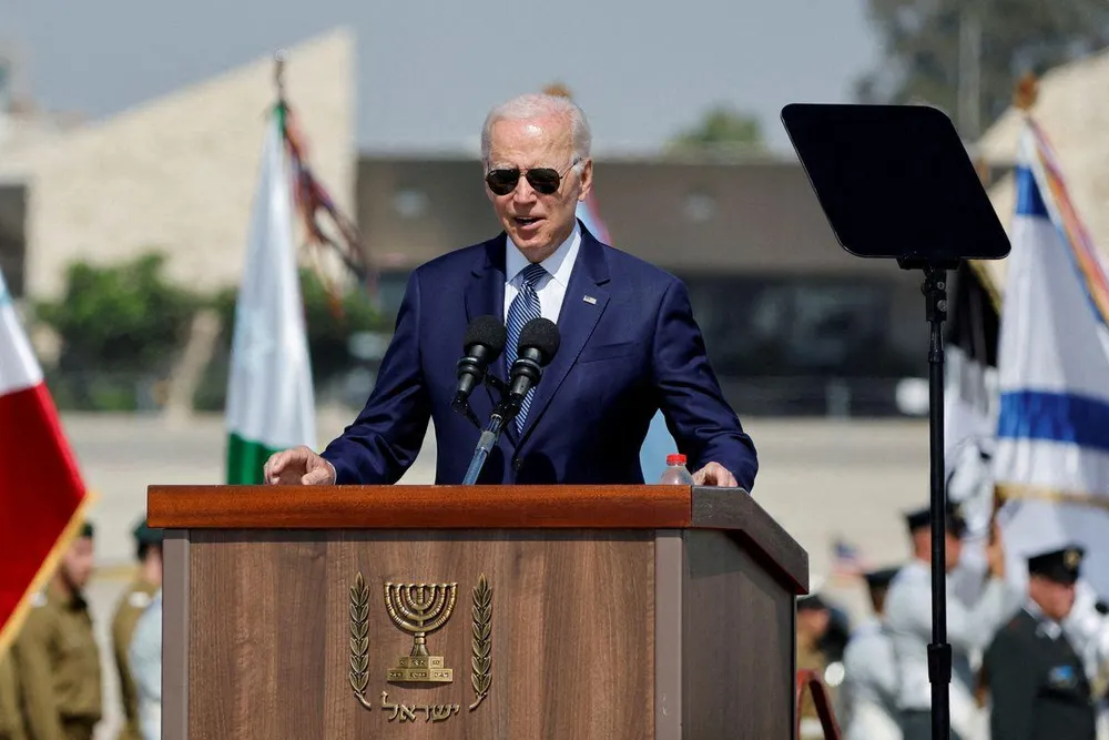 Tổng thống Mỹ Joe Biden phát biểu tại sân bay ở Israel. Ảnh: Ammar Awad/REUTERS