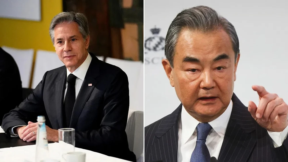 Ngoại trưởng Mỹ Antony Blinken (trái) và ông Vương Nghị - Chủ nhiệm Văn phòng Ủy ban Công tác Đối ngoại Trung ương đảng Cộng sản. Ảnh: REUTERS