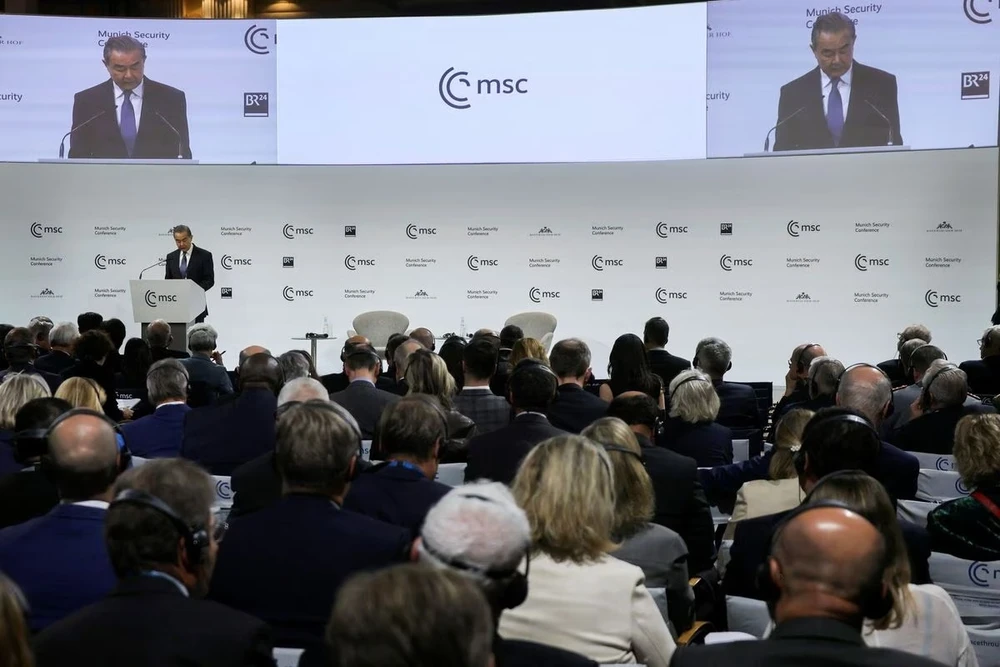 Ông Vương Nghị phát biểu tại Hội nghị An ninh Munich (Đức) hôm 18-2. Ảnh: Wolfgang Rattay/REUTERS