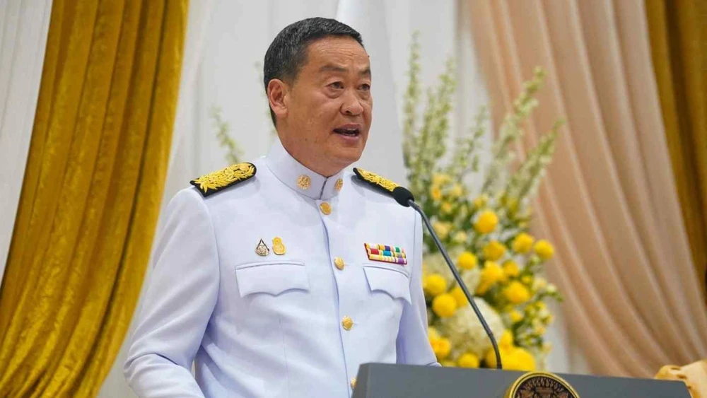 Tân Thủ tướng Thái Lan Srettha Thavisin tại Lễ tiếp nhận Lệnh phê chuẩn Hoàng gia hôm 23-8. Ảnh: REUTERS