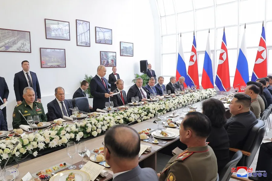 Kim Jong-un thăm Nga14.jpeg