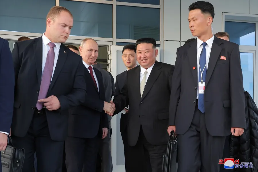 Kim Jong-un thăm Nga3.jpeg