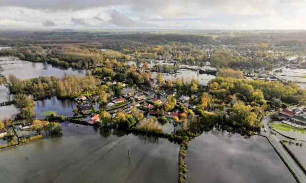 Mưa kỷ lục ở Pháp gây ngập nghiêm trọng.jpg