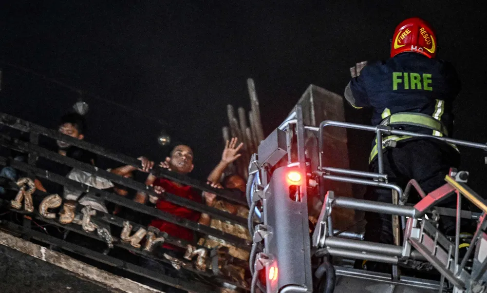 Cháy tòa nhà ở Bangladesh, 43 người thiệt mạng