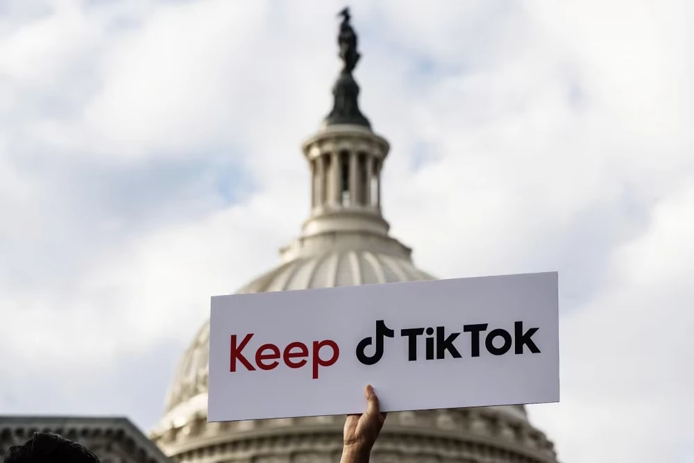 Một nhóm nhà sáng tạo nội dung trên nền tảng TikTok đã đệ đơn kiện chính phủ Mỹ. Ảnh: BLOOMBERG TikTok kiện chính phủ Mỹ.jpeg