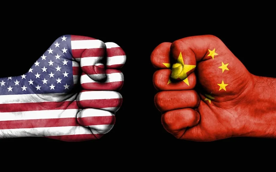 Mỹ và Trung Quốc chứng kiến màn trừng phạt trả đũa lẫn nhau. Ảnh: THE TELEGRAPH Trừng phạt Mỹ và Trung Quốc.jpeg