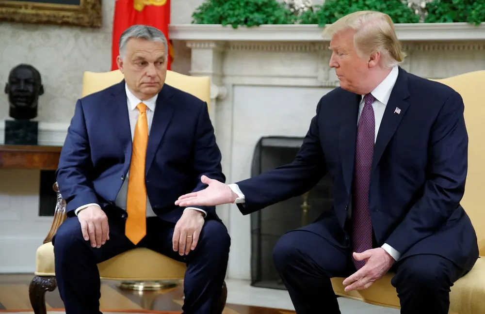 Cựu Tổng thống Mỹ Donald Trump (phải) và Thủ tướng Hungary Viktor Orban tại Nhà Trắng năm 2019. Ảnh: REUTERS Ông Trump và ông Orban