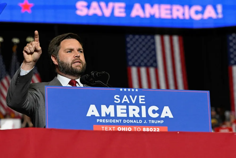 Thượng nghị sĩ J.D. Vance được chọn là phó tướng của ông Trump. Ảnh: REUTERS phó tướng của ông Trump.jpg
