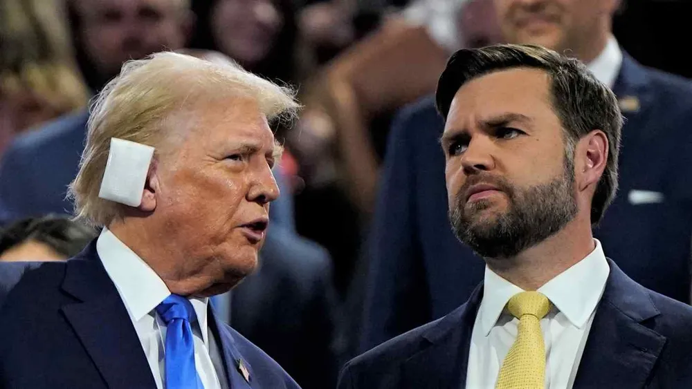 Cựu Tổng thống Mỹ Donald Trump (trái), và ứng cử viên phó tổng thống J.D Vance. Ảnh: REUTERS đảng Cộng hòa.jpg