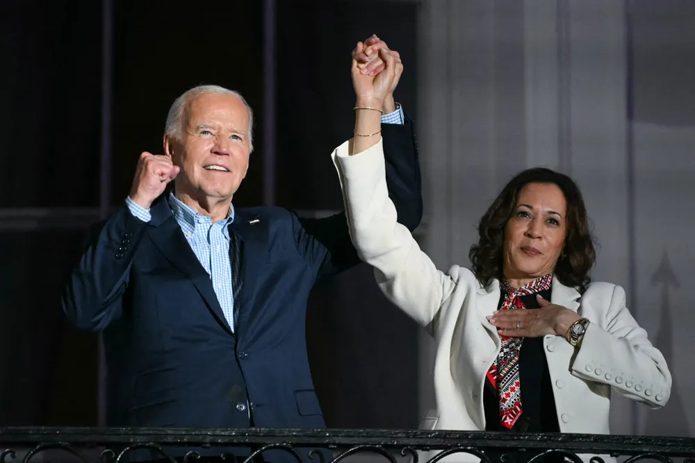 Tổng thống Mỹ Joe Biden và Phó Tổng thống Mỹ Kamala Harris. Ảnh: AFP đảng Dân chủ bầu cử Mỹ.jpg