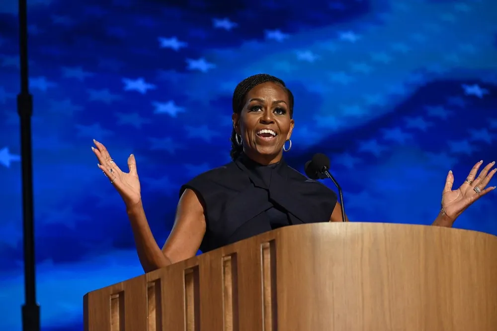 Cựu Đệ nhất Phu nhân Mỹ Michelle Obama phát biểu tại Đại hội đảng Dân chủ ở TP Chicago (bang Illinois) hôm 20-8. Ảnh: CNN 9352a48c-6b9c-4938-9b5a-34f7b586.jpg