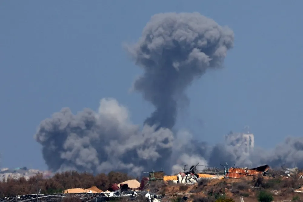 Xung đột Israel-Hamas đã bước sang tháng 12 nhưng vẫn chưa có dấu hiệu hạ nhiệt. Ảnh: REUTERS Xung đột Israel-Hamas bước sang tháng 12.jpg