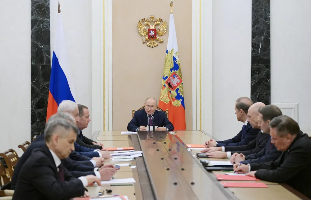 Tổng thống Nga Vladimir Putin tại cuộc họp Hội đồng An ninh Nga vào ngày 25-9. Ảnh: SPUTNIK Putin.jpg