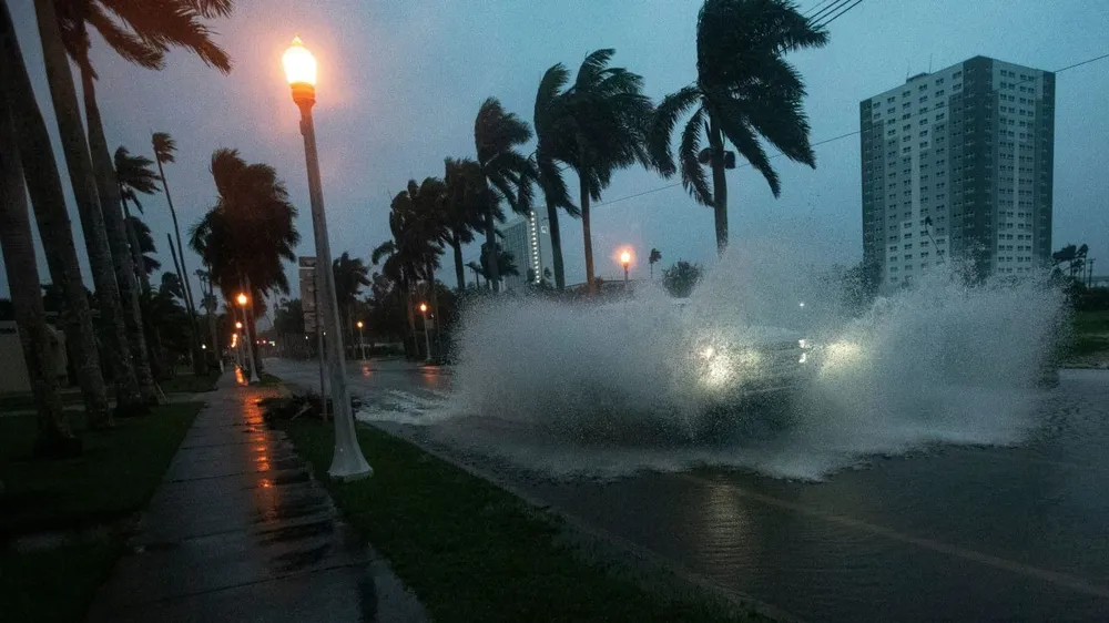 Bão Milton đổ bộ vào bang Florida (Mỹ) hôm 9-10. Ảnh: CNN bão Milton chính thức đổ bộ.jpg