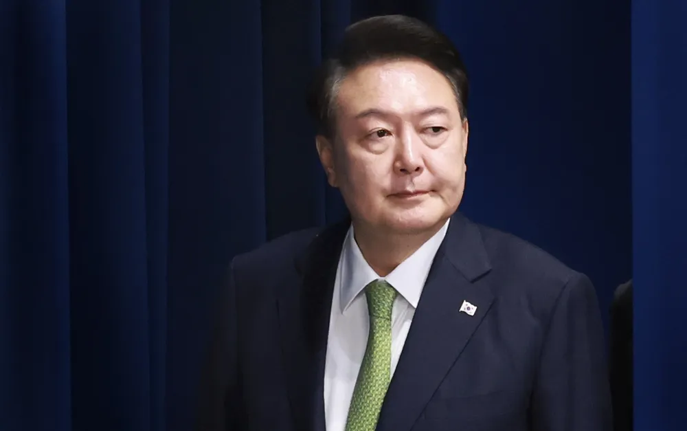 thiết quân luật