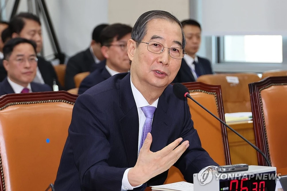 Thủ tướng Hàn Quốc Han Duck-soo. Ảnh: YONHAP Tòa Hiến pháp Hàn Quốc bác bỏ luận tội thủ tướng, phục chức quyền tổng thống.jpg