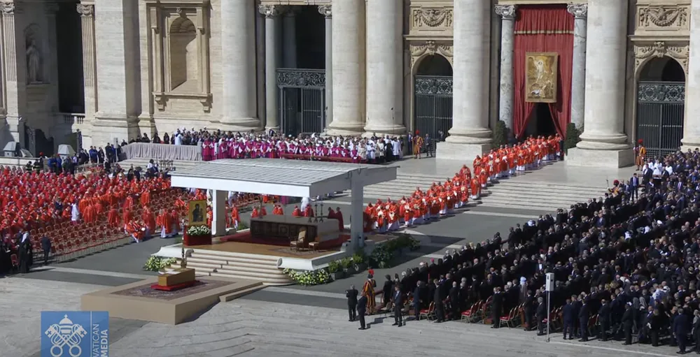 Lễ tang Giáo hoàng Francis. Ảnh chụp màn hình: VATICAN MEDIA/YOUTUBE Ảnh màn hình 2025-04-26 lúc 3.24.29 CH.png
