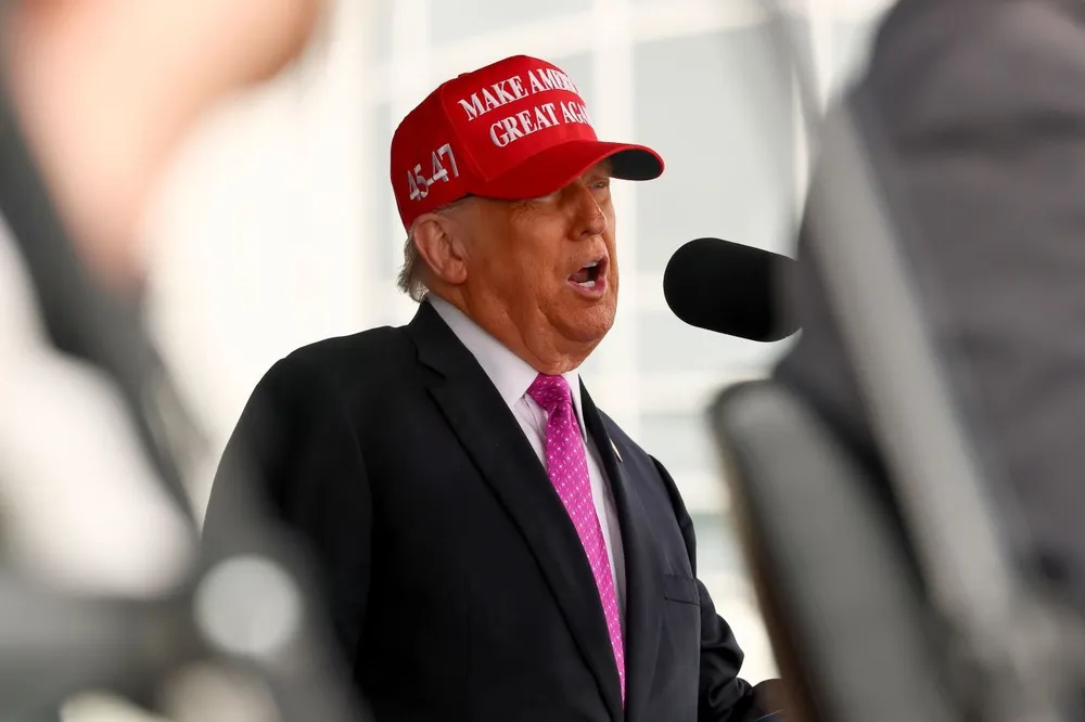 Tổng thống Mỹ Donald Trump hoãn áp 50% thuế lên EU tới ngày 9-7. Ảnh: GETTY IMAGES Trump hoãn áp 50% thuế lên EU