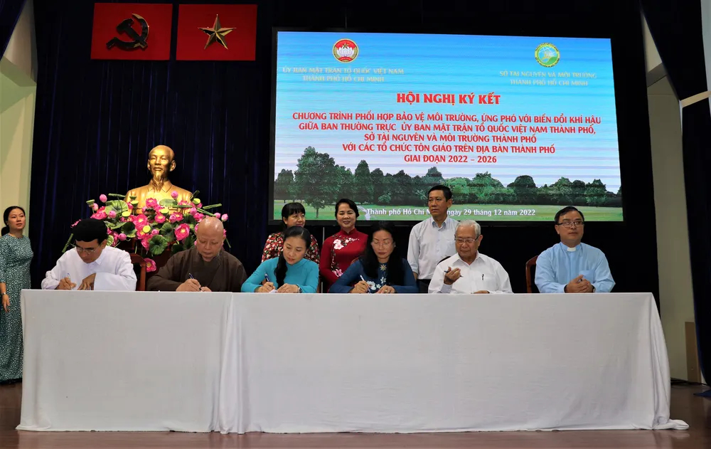 Các tổ chức Tôn giáo thực hiện nghi thức ký kết chương trình phối hợp công tác