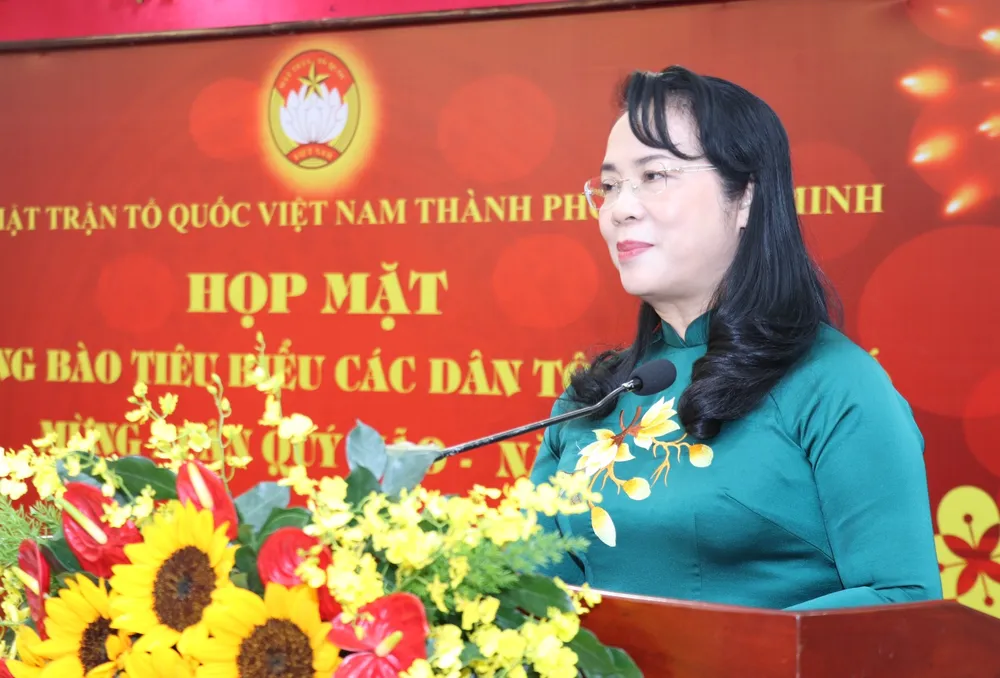 Chủ tịch Ủy ban MTTQ Việt Nam TP Trần Kim Yến ghi nhận sự đóng góp của đồng bào các dân tộc thiểu số trong năm qua. Ảnh: VT Chủ tịch Ủy ban MTTQ Việt Nam TP Trần Kim Yến ghi nhận sự đóng góp của đồng bào các dân tộc thiểu số trong năm qua. Ảnh: VT