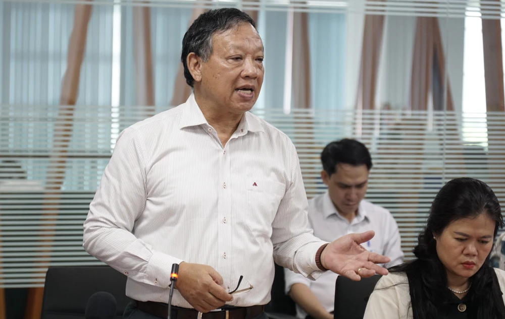 PGS.TS Dương Hoa Xô góp ý để nâng cao chất lượng phong trào thi đua sáng tạo. Ảnh: VT