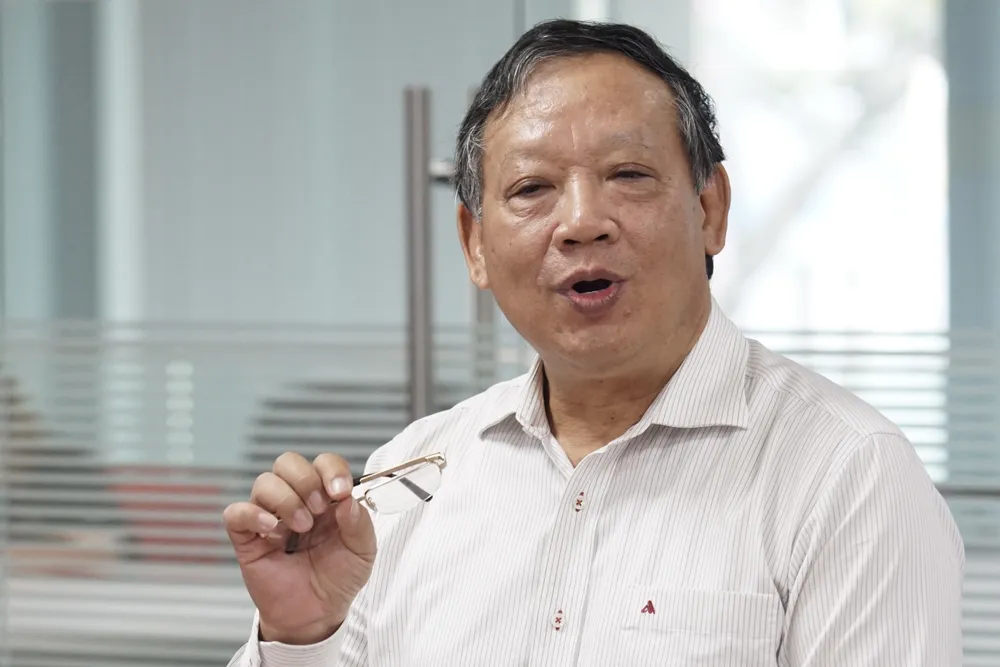 PGS.TS Dương Hoa Xô, Phó Chủ tịch Liên hiệp các Hội Khoa học Kỹ thuật TP.HCM cho rằng cần xây dựng cơ chế tương xứng để thu hút chuyên gia về làm việc. Ảnh: VT
