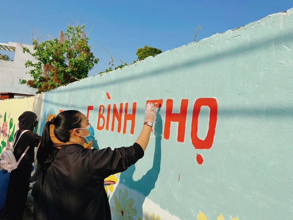 Bạn Lê Thị Mỹ Thương, Bí thư Chi đoàn Khu phố 2, phường Bình Thọ cho biết đây là hoạt động có ý nghĩa không chỉ với bản thân các bạn tham gia mà còn đối với khu phố và mọi người xung quanh.