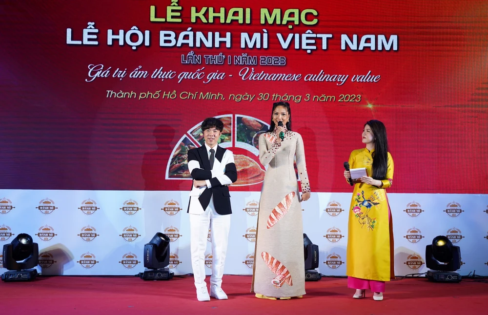 Hoa hậu H'Hen Niê chia sẻ tại sự kiện. Ảnh: VT