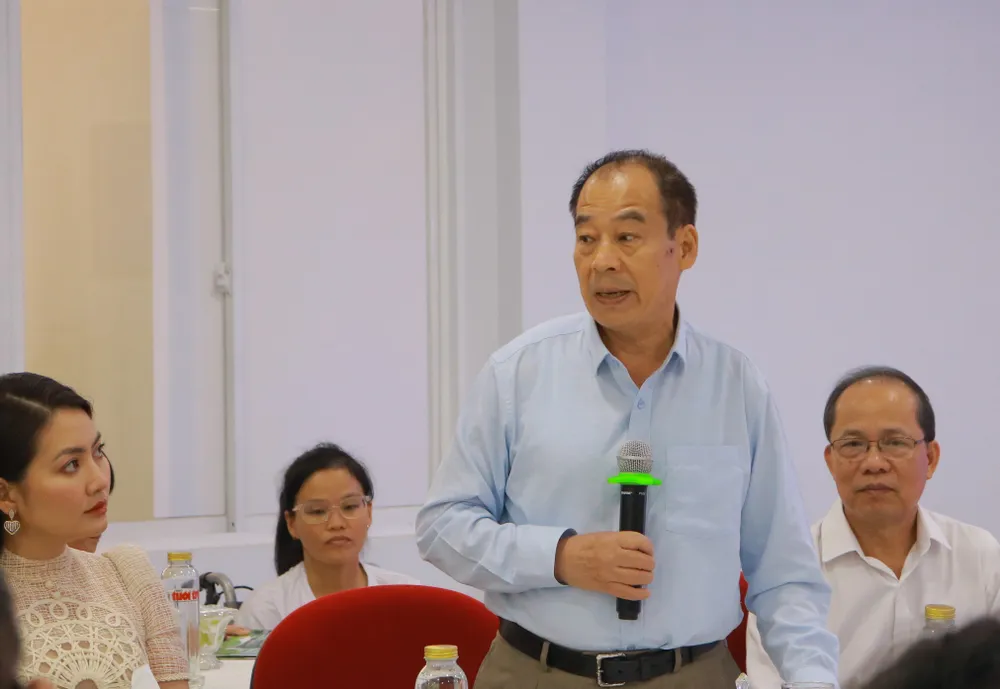 PGS.TS.BS Trần Đắc Phu, nguyên cục trưởng Cục Y tế dự phòng nhấn mạnh tầm quan trọng của vắc xin và tiêm phòng vắc xin. Ảnh: VT PGS.TS.BS Trần Đắc Phu, nguyên cục trưởng Cục Y tế dự phòng nhấn mạnh tầm quan trọng của vắc xin và tiêm phòng vắc xin. Ảnh: VT