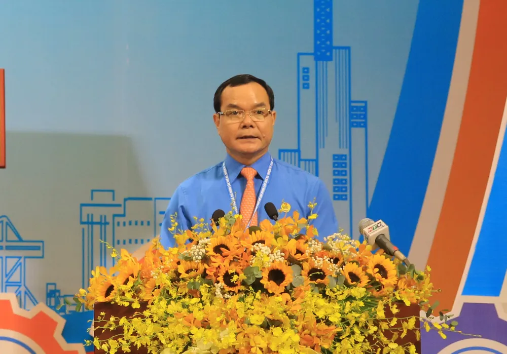 Chủ tịch Tổng Liên đoàn Lao động Việt Nam Nguyễn Đình Khang phát biểu tại Đại hội. Ảnh: VÕ THƠ be-mac-dai-hoi-cong-doan6-1348-4040.jpg