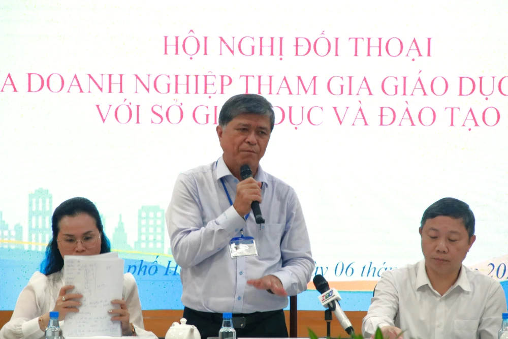 Theo Giám đốc Sở GD&ĐT TP.HCM, doanh nghiệp cần cập nhật, nắm chặt chẽ hơn các quy định, văn bản quy phạm pháp luật. Ảnh: VÕ THƠ doi-thoai-doanh-nghiep3-8675-5304.jpg