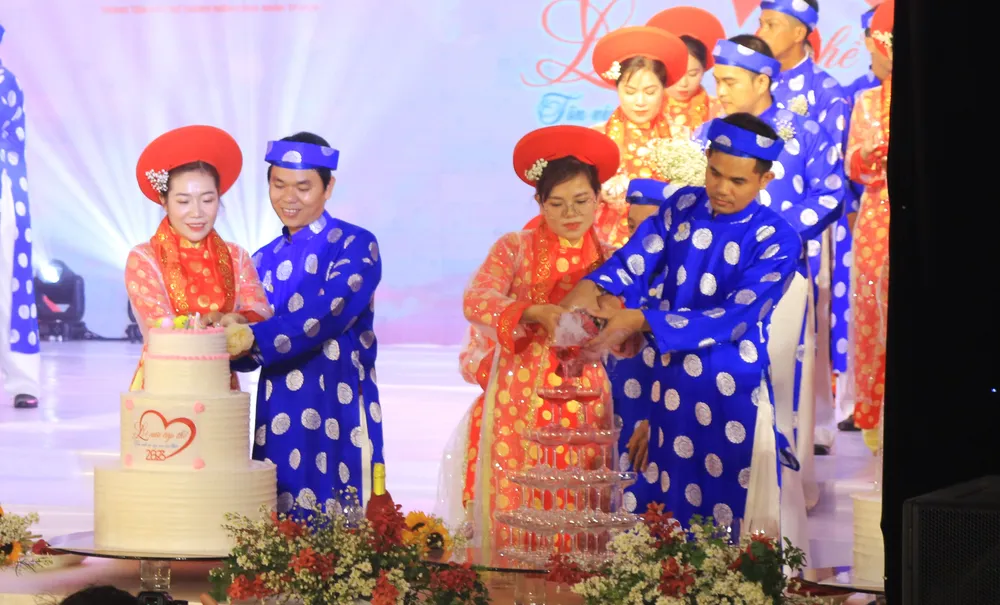 le cuoi tap the 6.JPG