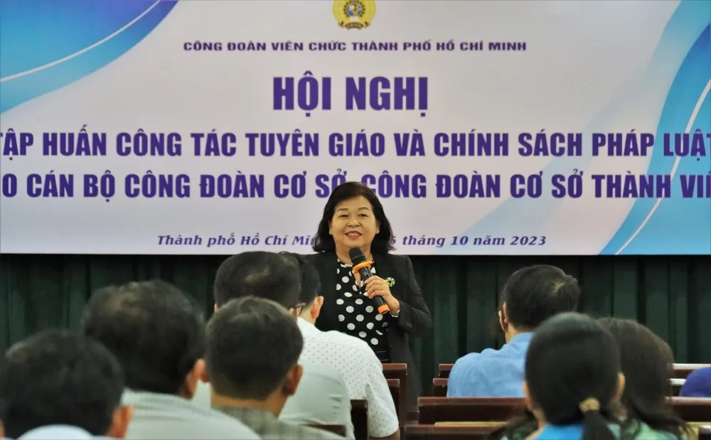 Tập huấn kỹ năng viết tin bài cho cán bộ công đoàn cơ sở