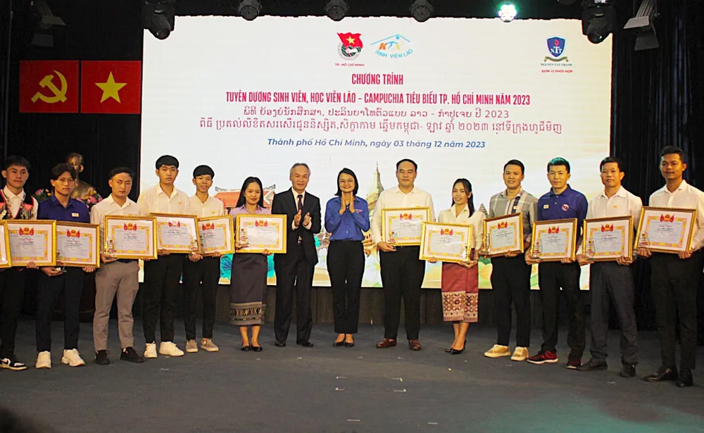 sinh viên học viên lào campuchia