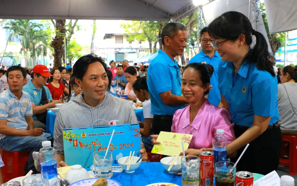 gia dinh cong nhan 4.JPG