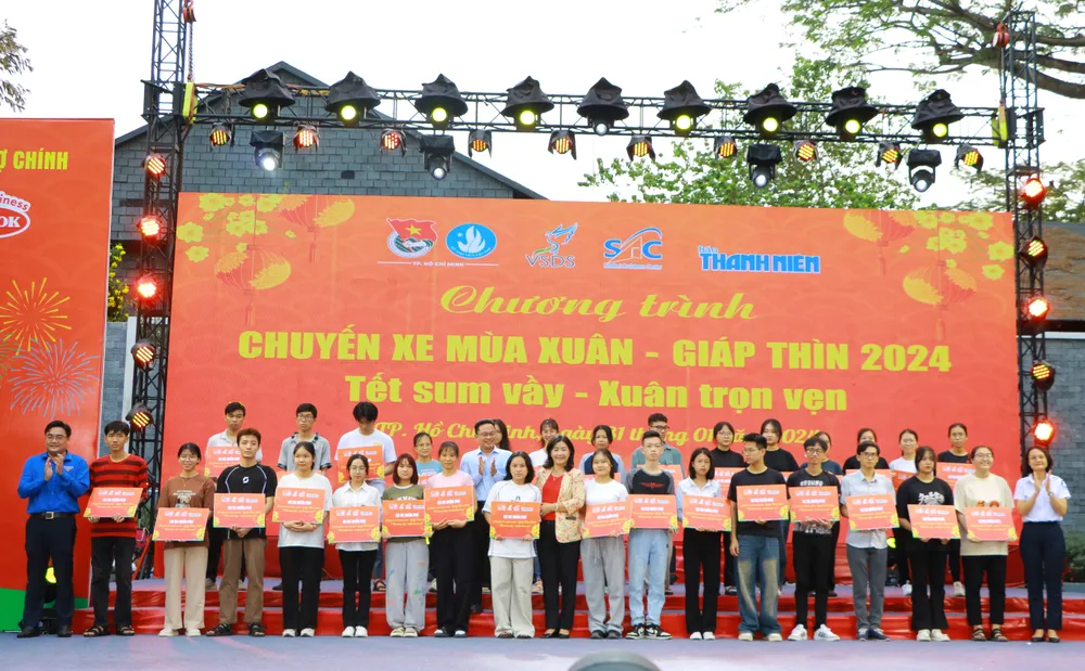 chuyen xe mua xuan 10.JPG