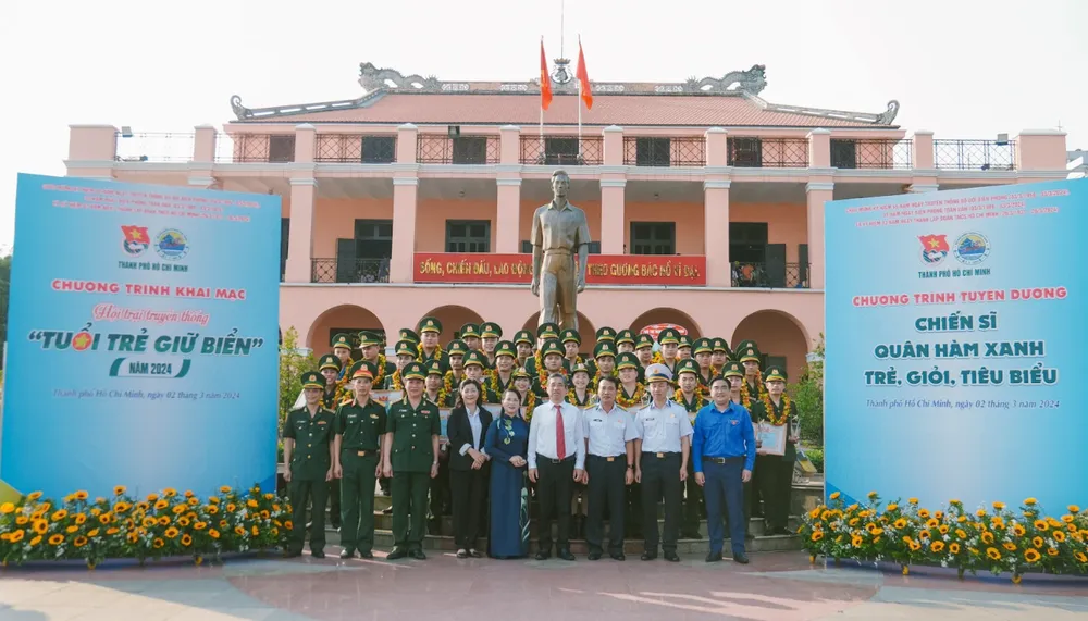 35 gương được tuyên dương "Chiến sĩ quân hàm xanh trẻ, giỏi, tiêu biểu" năm 2024. Ảnh: BTC hoi trai.png
