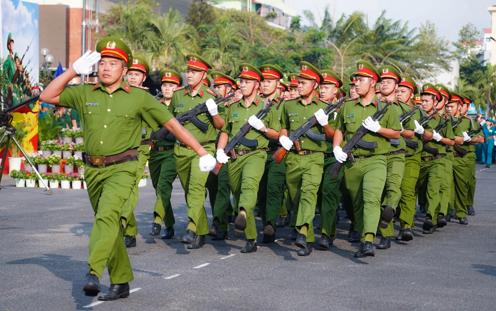 hoi thao quoc phong 12.jpg