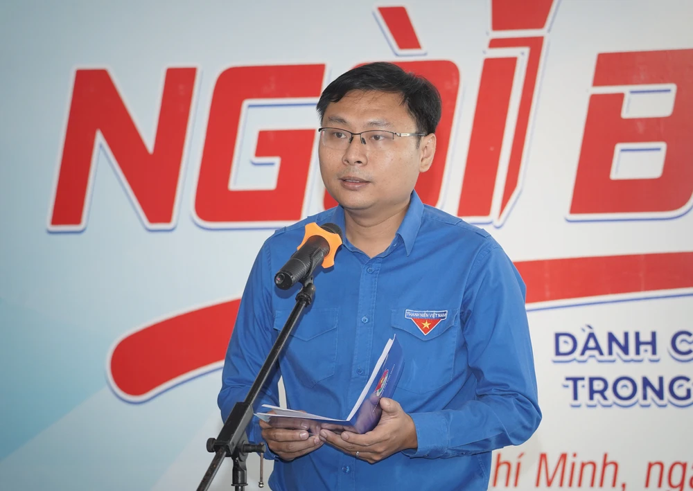 “Trong thời đại hiện nay, khi môi trường truyền thông ngày càng phát triển và công nghệ thông tin tiếp tục thay đổi chóng mặt, vai trò của đội ngũ phóng viên trở nên ngày càng quan trọng” - ông Nguyên nhấn mạnh. giai-thuong-ngoi-but-tre (1).jpg