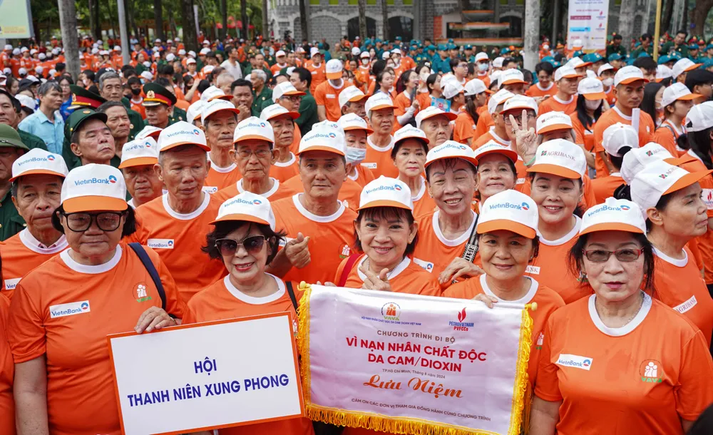 chat-doc-da-cam (18).jpg