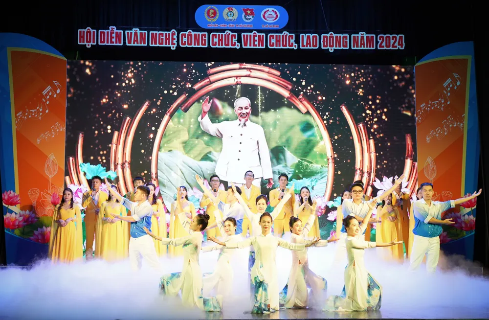 Giai điệu tự hào