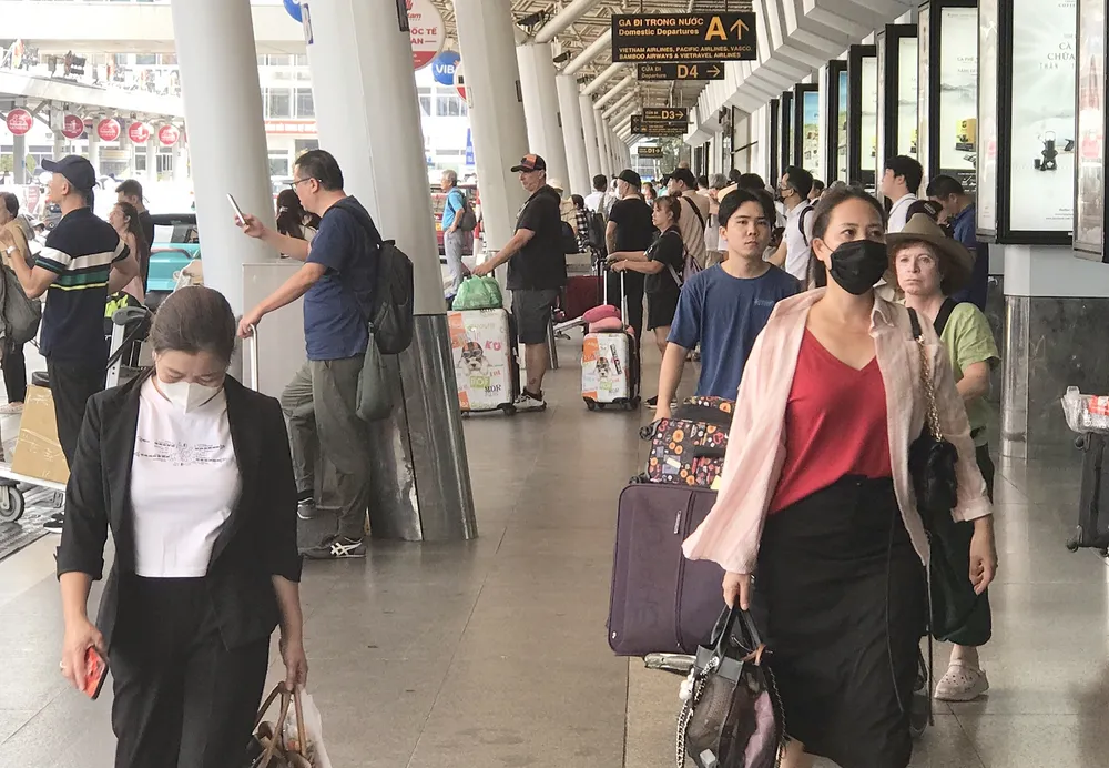 Sản lượng chuyến bay dự kiến trung bình một ngày khoảng 700 chuyến bay tăng khoảng 5% so với lịch bay hiện tại (660 chuyến bay/ngày). san-bay (4).jpg