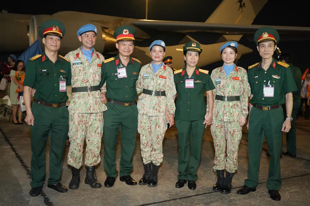 chien-si-mu-noi-xanh (12).jpg