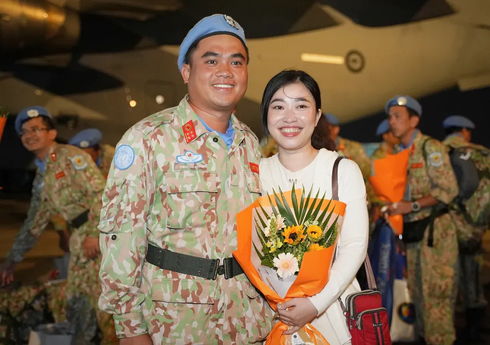 chien-si-mu-noi-xanh (2).jpg