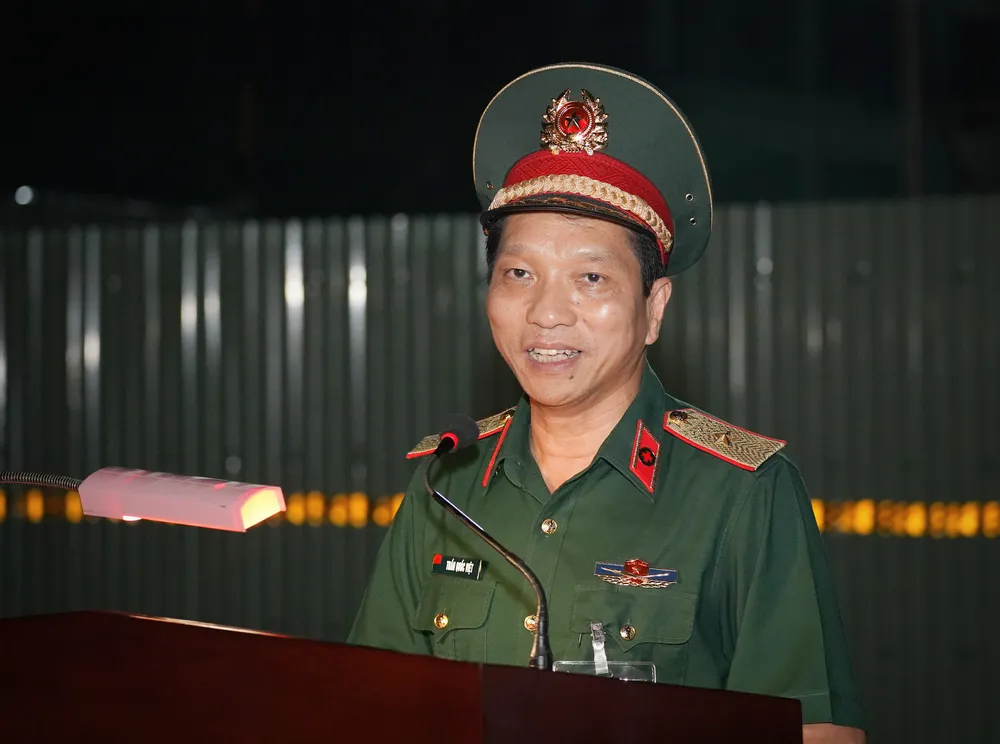 chien-si-mu-noi-xanh (5).jpg