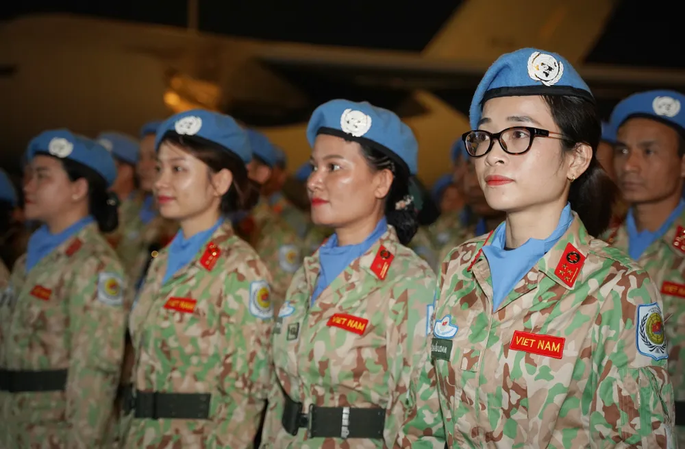 chien-si-mu-noi-xanh (6).jpg