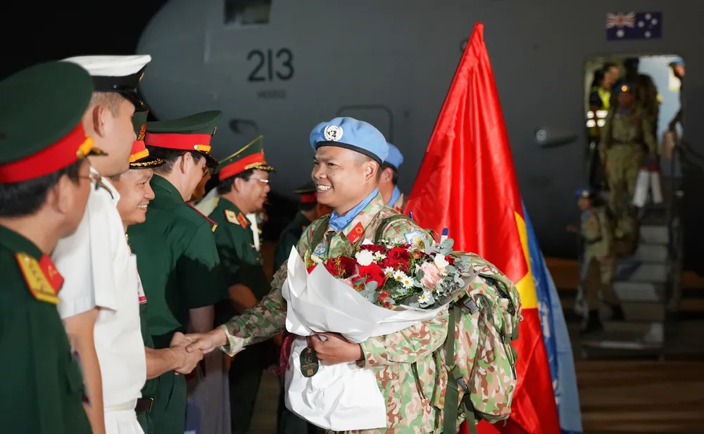 chien-si-mu-noi-xanh (9).jpg